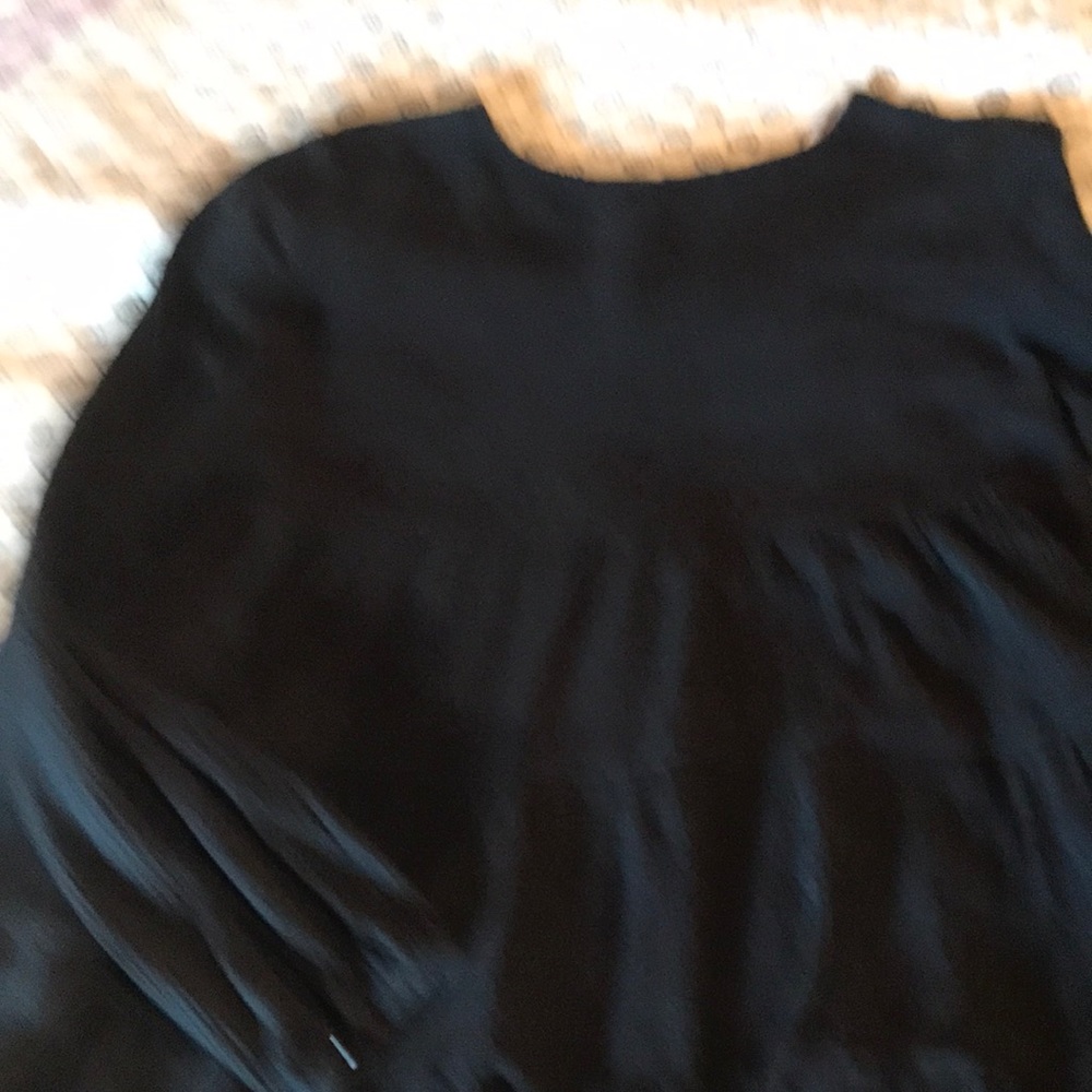 Black tiered Kimchee blue top in extra small